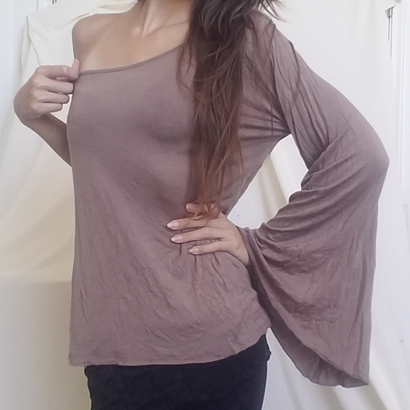 Asymmetric One Sleeve Shirt - Picture 2 of 13